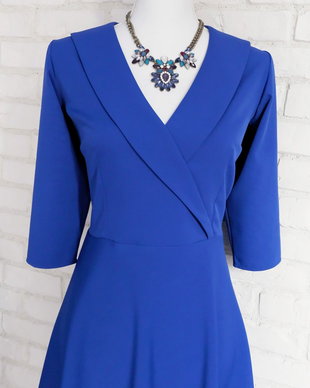 Rochie Clos Midi Albastra cu Guler Intors