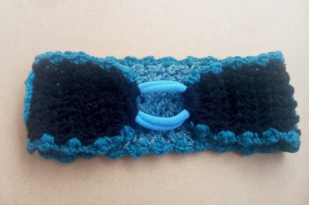 Banda /bandana /bentita de par crosetata albastra cu floare