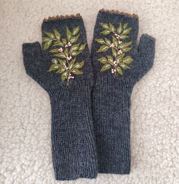 Mănuși handmade gri inchis