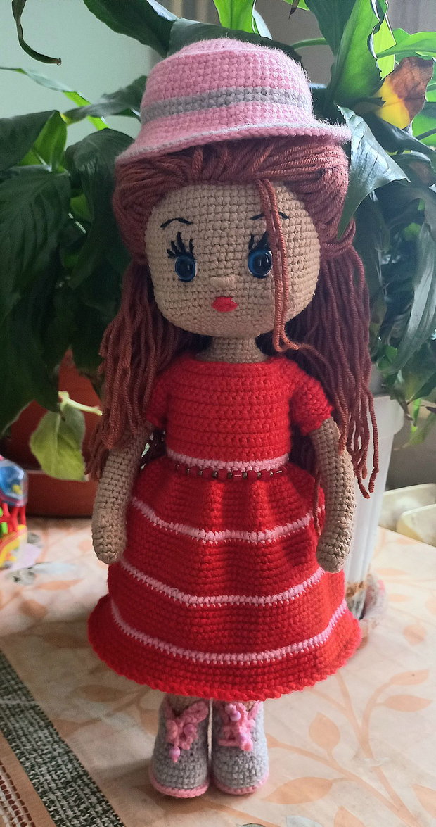 Păpușă croșetată handmade unicat, sigură pentru copii