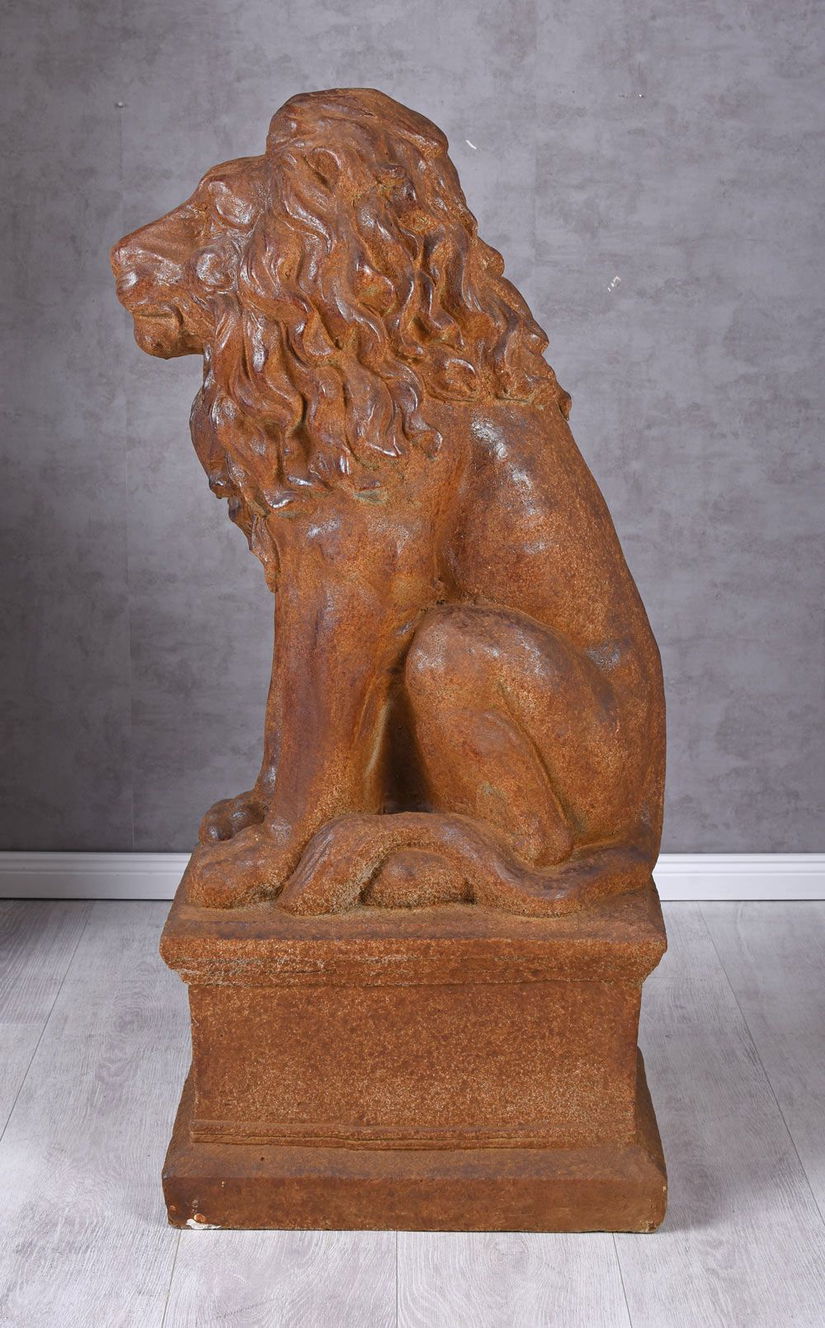 Leu-statueta din rasini speciale