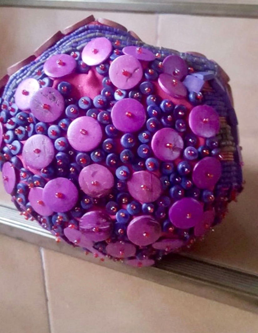 GEANTA DE COLECTIE ALMA TONUTTI ,SUPERBA,LUCRATA MANUAL DIN MARGELE