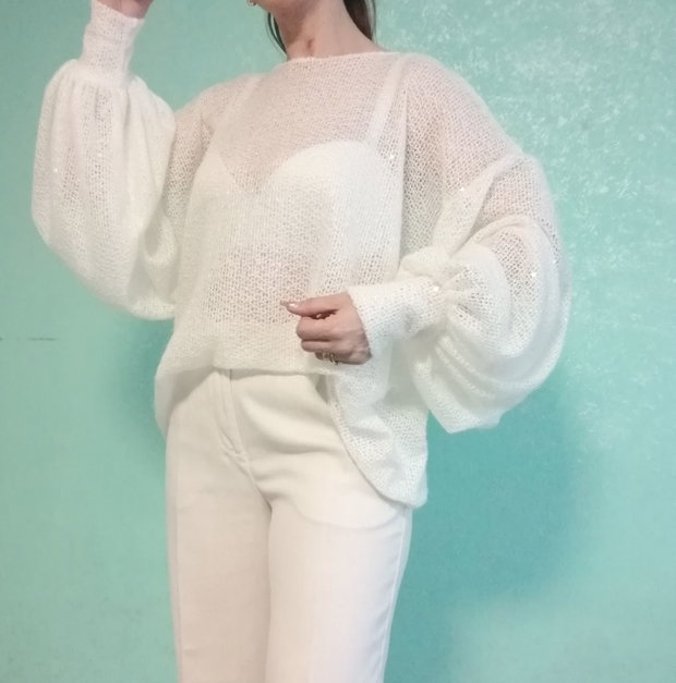 Bluză handmade din tricot fin cu paiete, mâneci bufante, elegantă și feminină