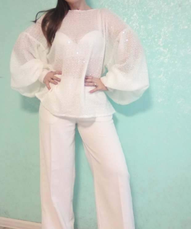 Bluză handmade din tricot fin cu paiete, mâneci bufante, elegantă și feminină