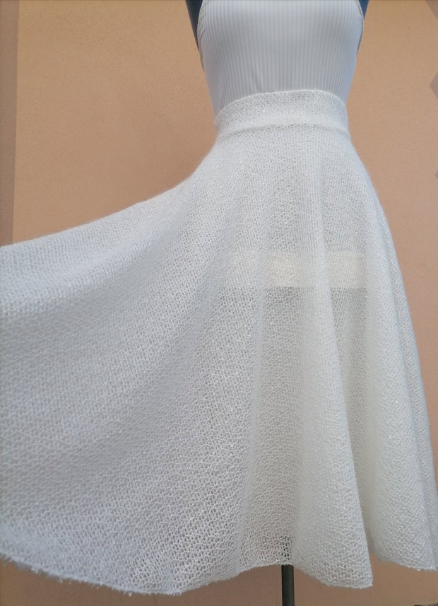 Fustă cloș handmade din tricot cu paiete elegantă și vaporoasă