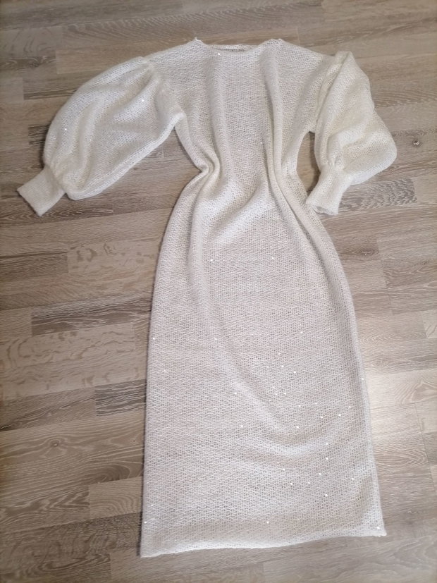 Rochie handmade din tricot cu paiete croială feminină, mâneci bufante