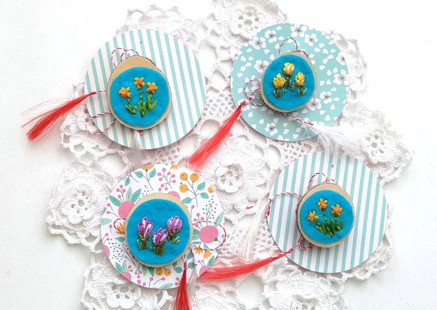 Pret vechi! Brosa brodat narcuse si branduse/ martisor