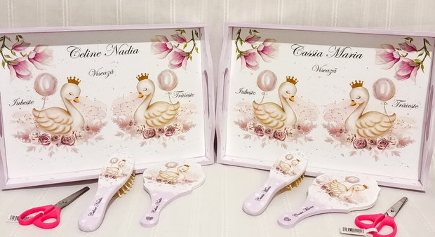 Tavita de mot pentru fetite gemene