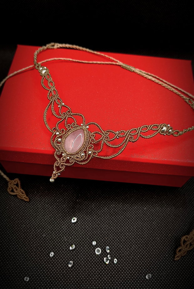 Colier Princess Delicat Micromacrame cu Cuart Roz
