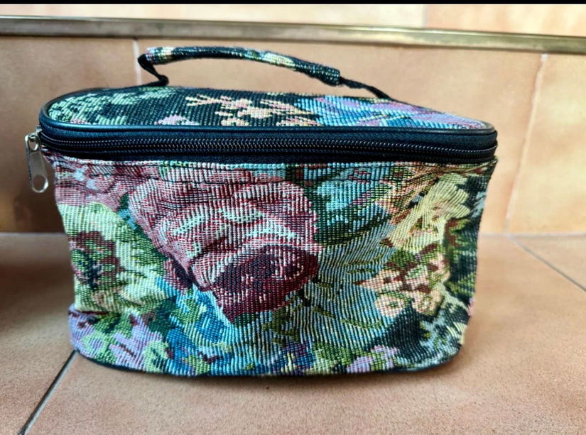 SET ELEGANT BEAUGENCY MOVITEX ,DE CALATORIE ,TAPISERIE 3 PIESE FRANTA