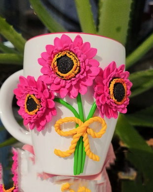 Cana decorata cu gerbera roz