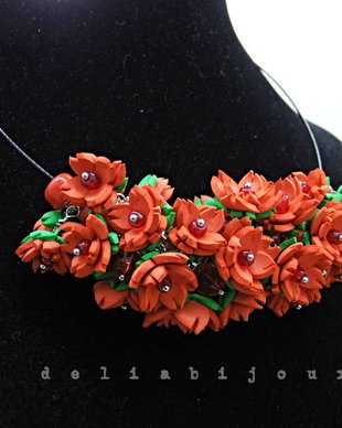 Set Bijuterii Handmade  Colier și Cercei cu Flori Roșii (cod1374)
