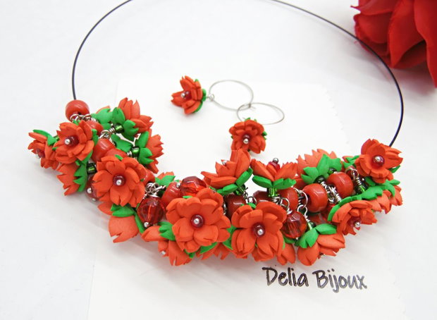 Set Bijuterii Handmade Colier și Cercei cu Flori Roșii (cod1374)