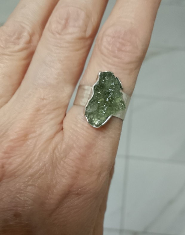 Inel argint și moldavit brut, reglabil