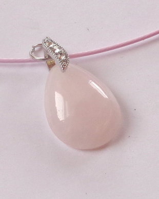 Pandantiv  cuart roz - martisor