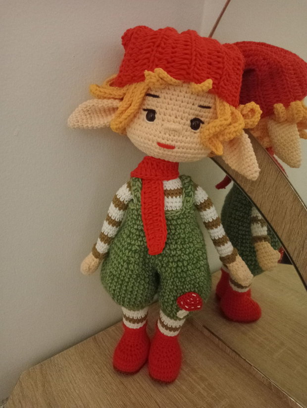 Elf croșetat