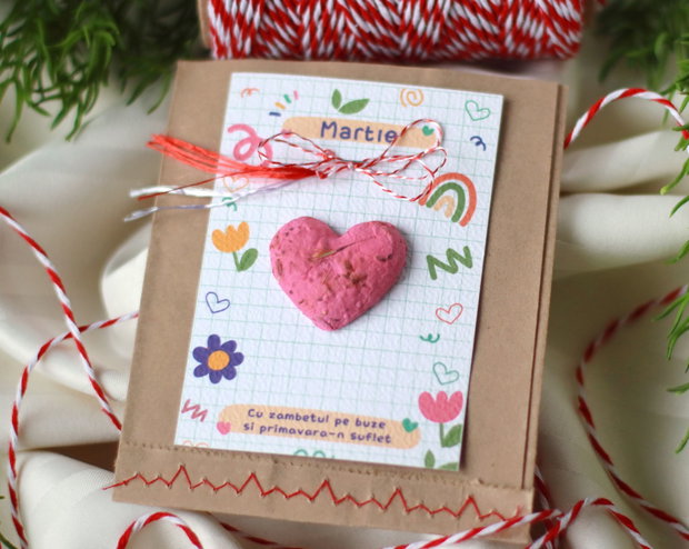 Mărțișor plantabil - inimă mică 3D din hârtie manuală cu semințe de flori