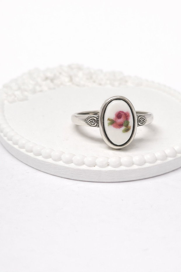 Inel "Boboc Sakura" din fragment de portelan Limoges si argint