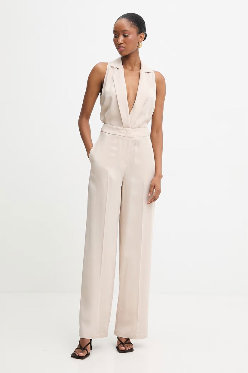 Simona Corsellini salopetă