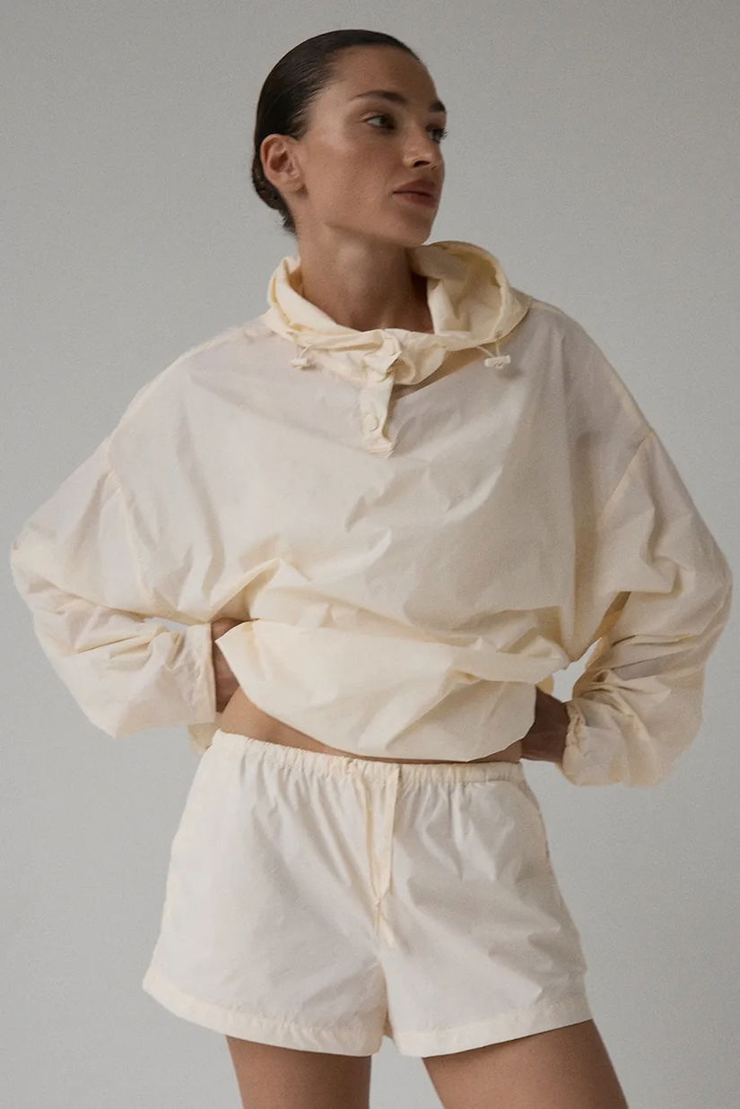 MUUV. pantaloni scurți MONOA