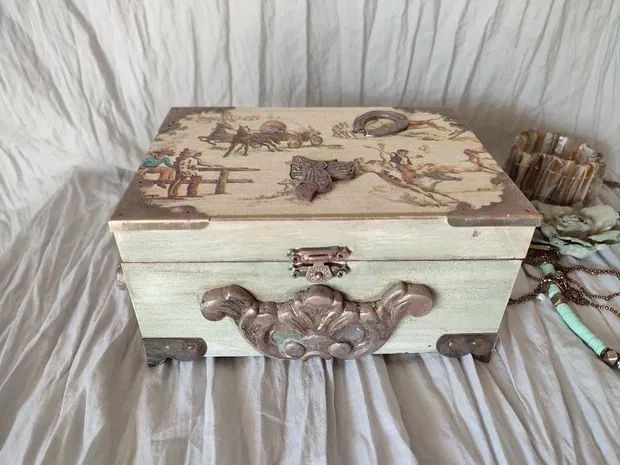 Cutie din lemn decorată manual tematică Western, stil vintage-rustic