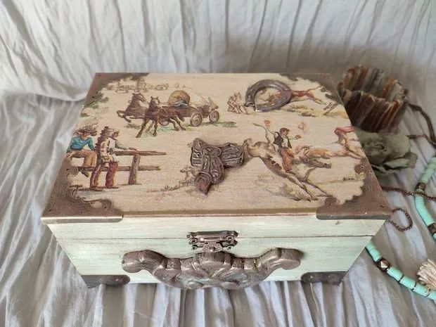 Cutie din lemn decorată manual tematică Western, stil vintage-rustic