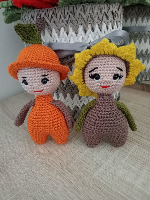 Mini păpușele
