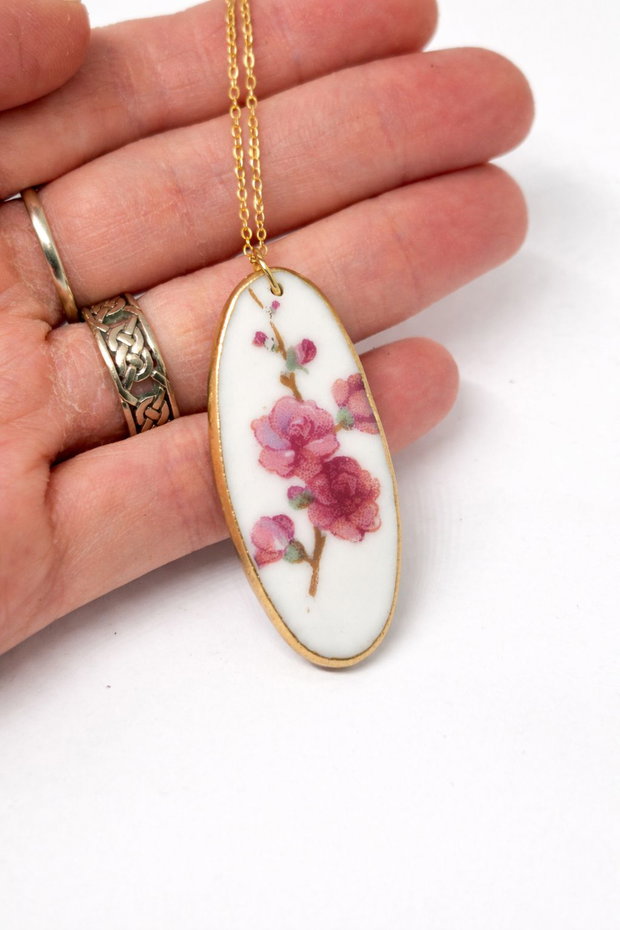 Colier " Simple Sakura" din fragment de portelan Limoges si argint