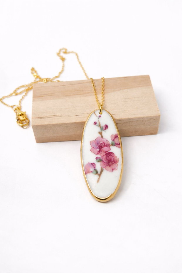 Colier " Simple Sakura" din fragment de portelan Limoges si argint