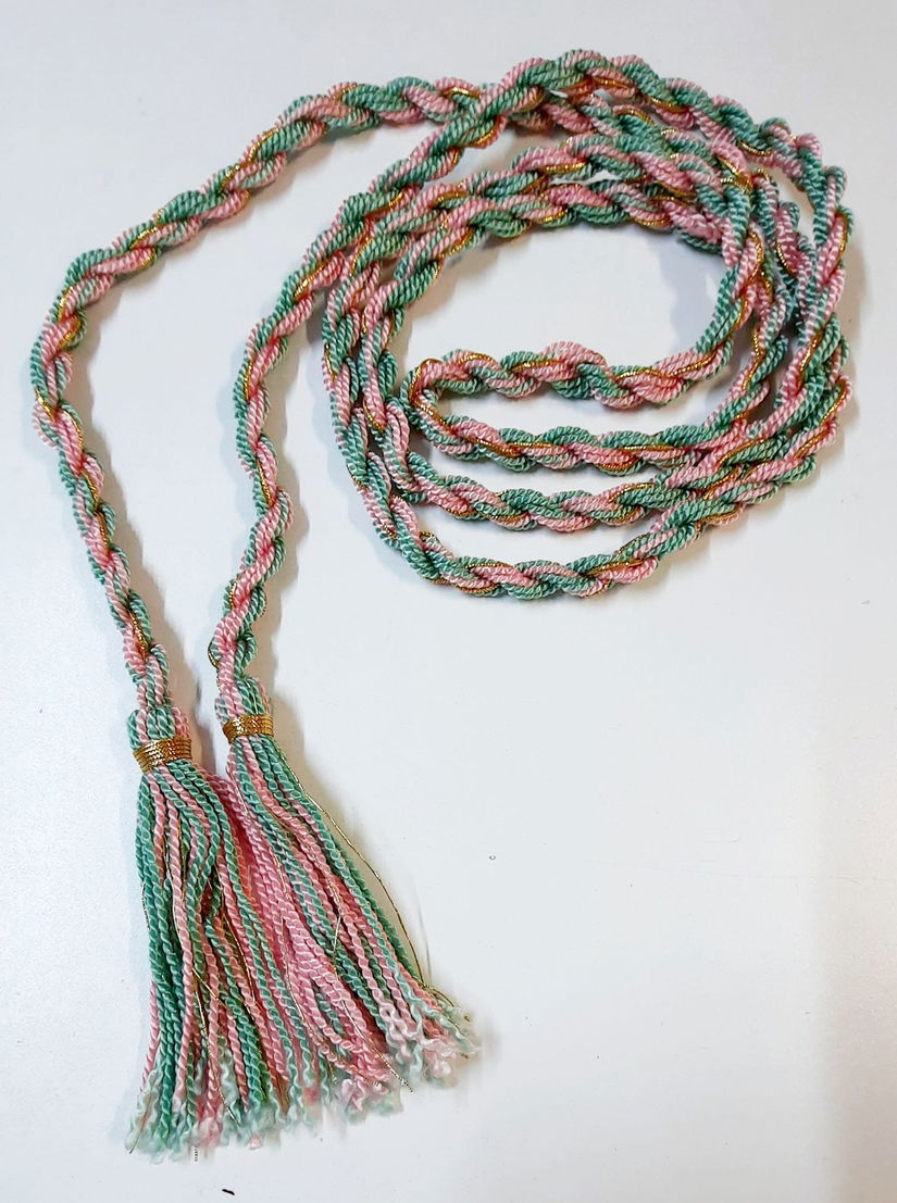 Șnur multicolor cu ciucuri