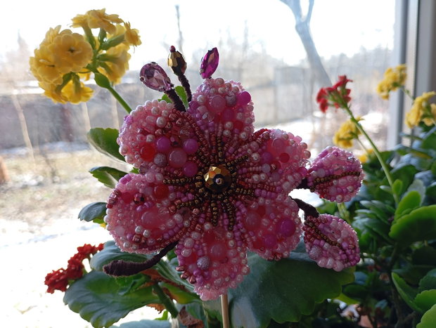 Floare de măr.Brosa mărțișor