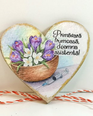 Martisor personalizat pentru asistenta medicala
