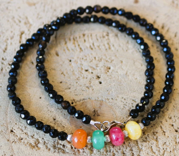 Colier din sfere fatetate de onix,rondele din jad si accesorii din argint 925