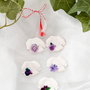 Ie brosa martisor: Flori