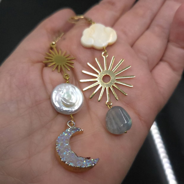 Cercei asimetrici din inox, labradorit si perle, cercei lungi, cercei statement, cercei handmade