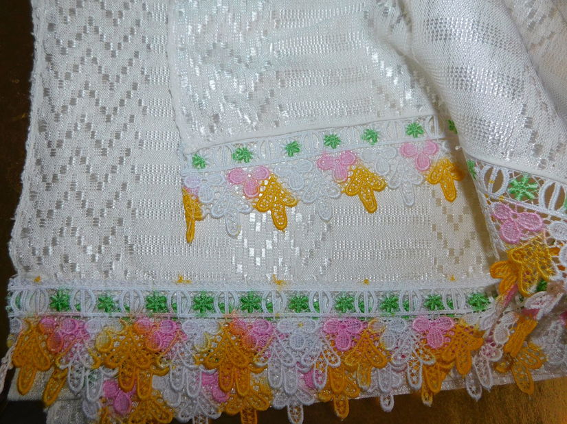 Centru de  masa interbelic , tesut cu fir de matase