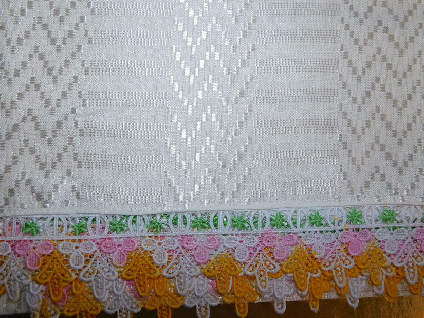 Centru de  masa interbelic , tesut cu fir de matase