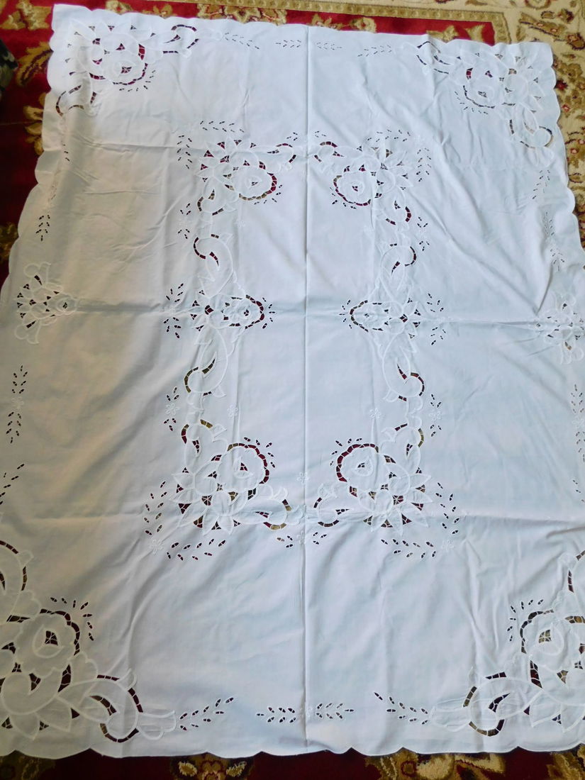 Fata   de masa   vintage ,mare, dreptungiulara,  tehnica Richelieu , 120 X 160 cm