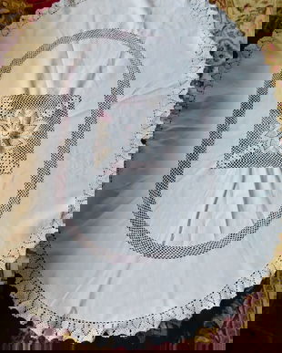 Fata de masa vintage, mare , ovala ,   130 x 160 cm , neutilizata, dantela , pinza  alba