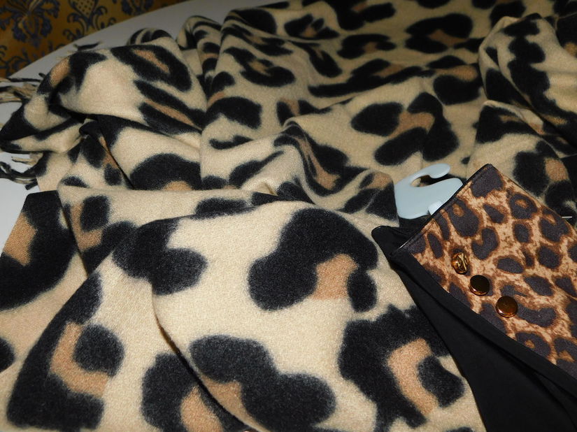 Set  nou , elegant , animal print , poseta , esarfa , manusi