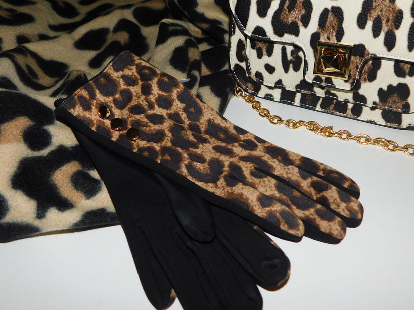 Set  nou , elegant , animal print , poseta , esarfa , manusi