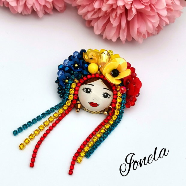 Broșă Româncuță  Poveste Prinsă-n Piept