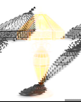 Lampa de masa Tiffany cu abajur crem