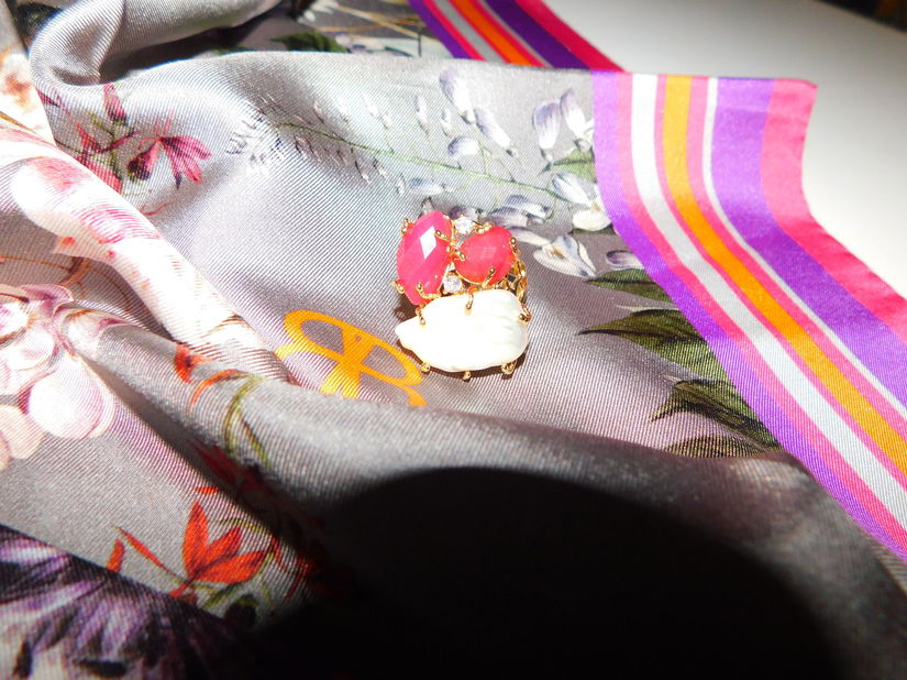 BASLER , esarfa noua matase naturala ,  designer,  inel nou  superb , cadou