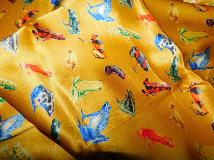 Esarfa  noua  Elvetia , matase naturala satinata ,  cercei  argint piatra  mare carneol , cadou