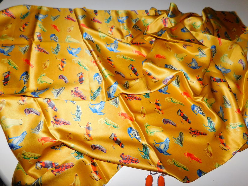 Esarfa  noua  Elvetia , matase naturala satinata ,  cercei  argint piatra  mare carneol , cadou