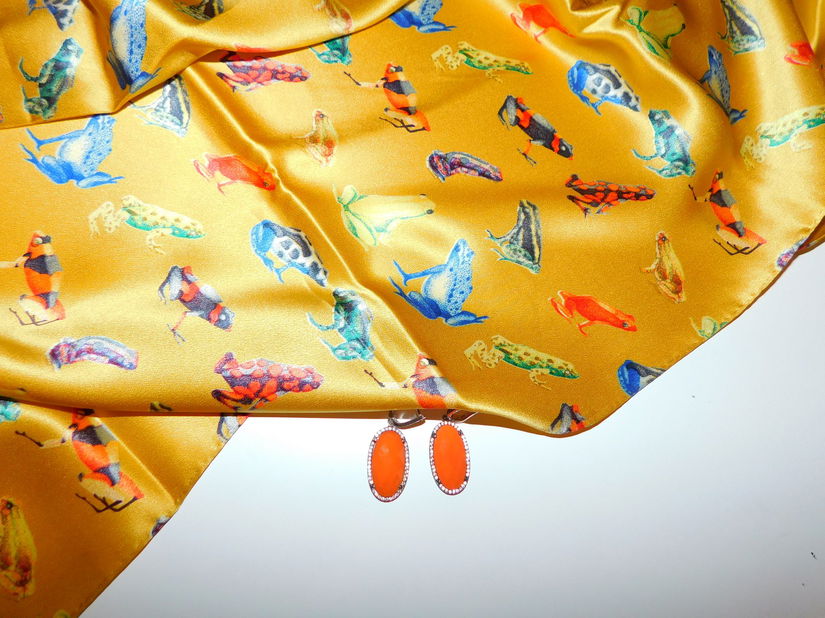 Esarfa  noua  Elvetia , matase naturala satinata ,  cercei  argint piatra  mare carneol , cadou