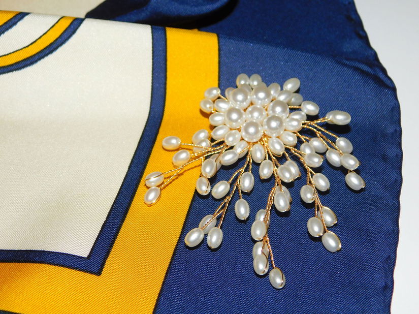 BELOTTI,  esarfa noua matase naturala plina ,  designer,  brosa perle  cultura cadou