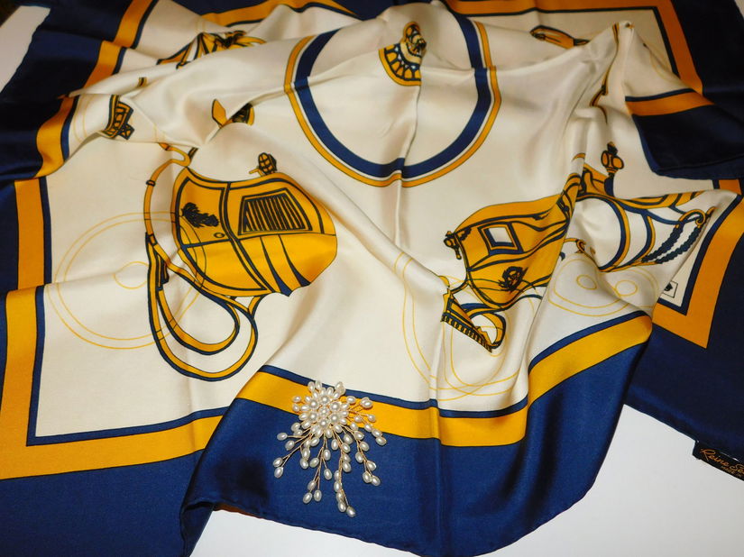 BELOTTI,  esarfa noua matase naturala plina ,  designer,  brosa perle  cultura cadou