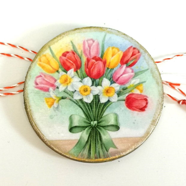 Martisor cu flori - lalele si narcise